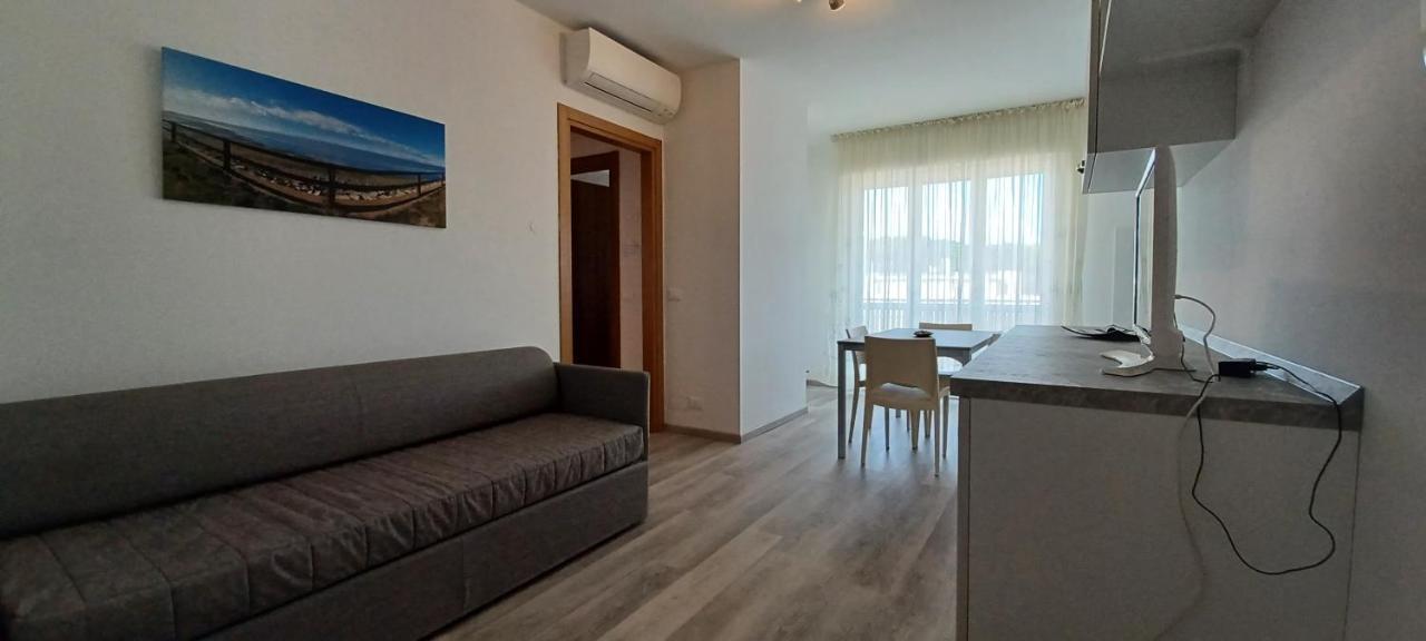 Casa Bivi - Apartments With 1 And 2 Bedrooms - Click Here For More Availabilities ลินญาโน ซับเบียโดโร ภายนอก รูปภาพ